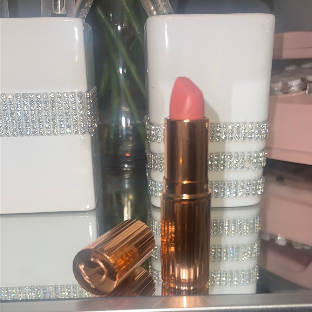Charlotte Tilbury Pink Lipstick Kidmanns Kiss